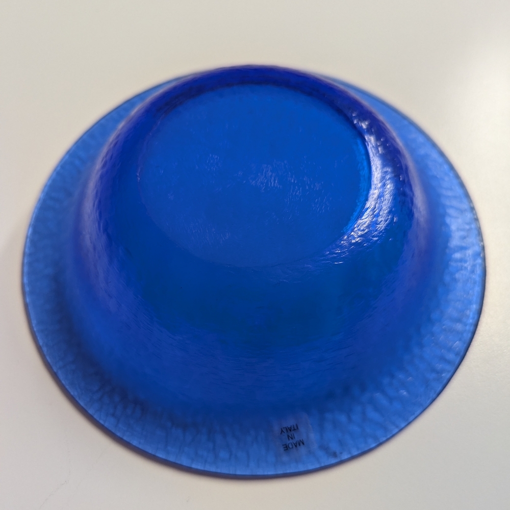 Elegant Blue Glass Bowl - Picture 2 of 3